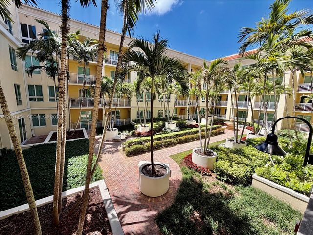 7355 SW 89th St 526N, Miami, FL 33156