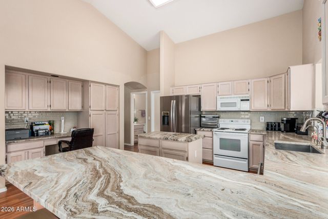 8462 W MCRAE Way, Peoria, AZ 85382