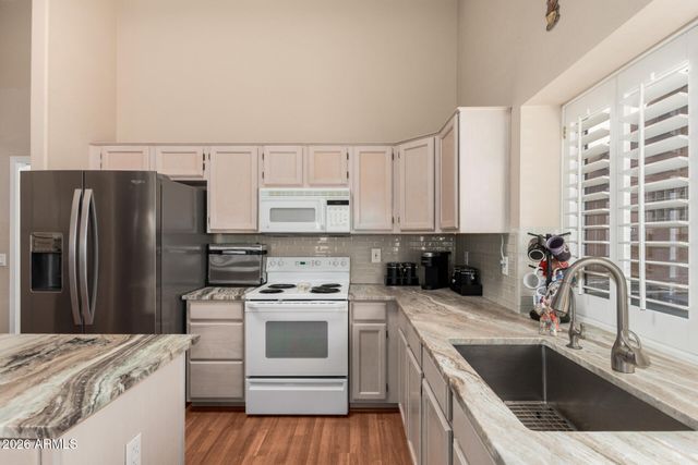 8462 W MCRAE Way, Peoria, AZ 85382