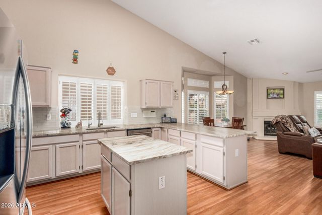 8462 W MCRAE Way, Peoria, AZ 85382