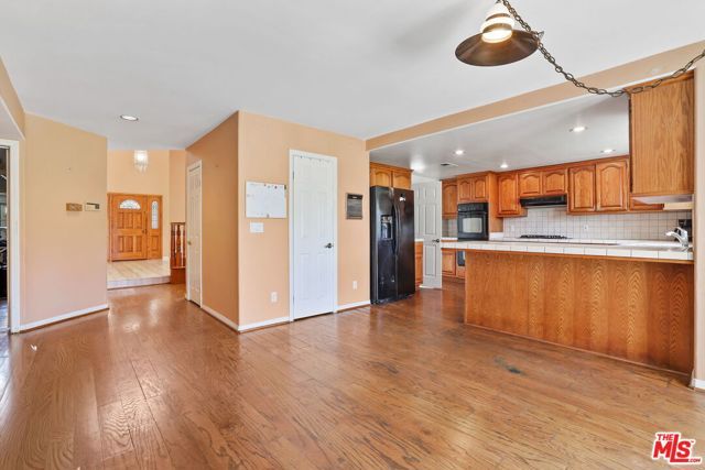 6811 Hitchingpost Circle, Huntington Beach, CA 92648