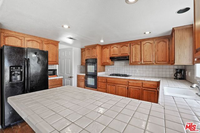 6811 Hitchingpost Circle, Huntington Beach, CA 92648