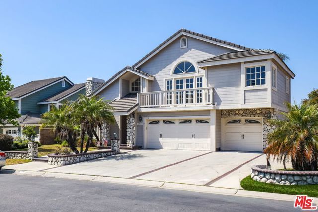 6811 Hitchingpost Circle, Huntington Beach, CA 92648