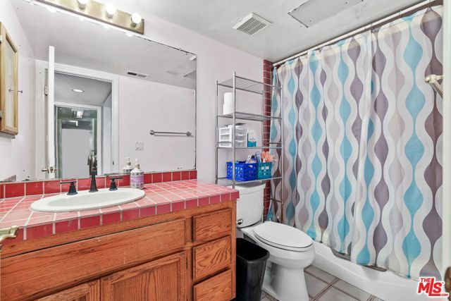 6811 Hitchingpost Circle, Huntington Beach, CA 92648