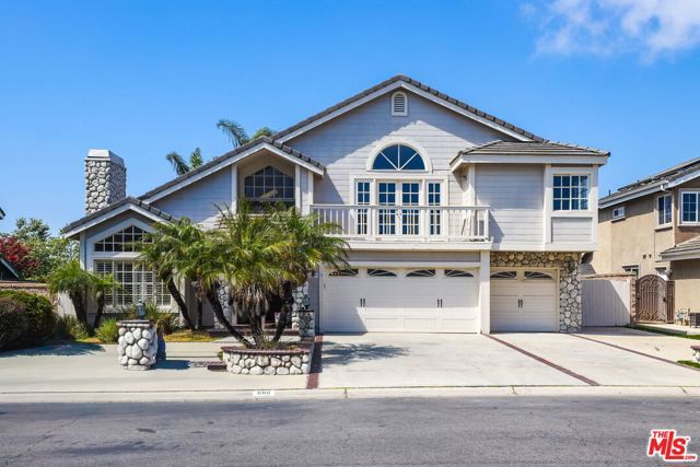 6811 Hitchingpost Circle, Huntington Beach, CA 92648