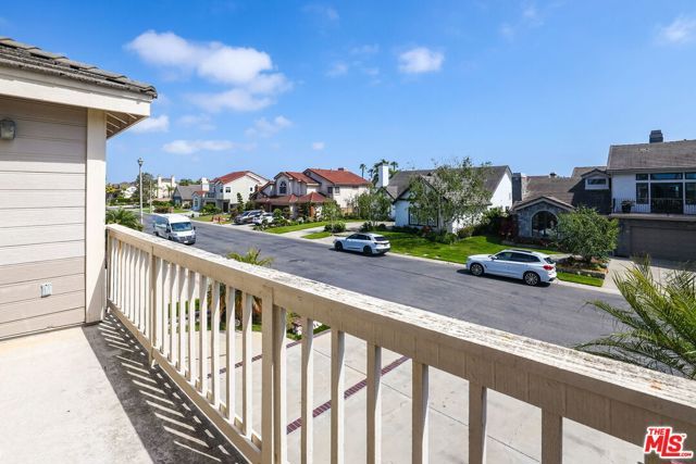 6811 Hitchingpost Circle, Huntington Beach, CA 92648