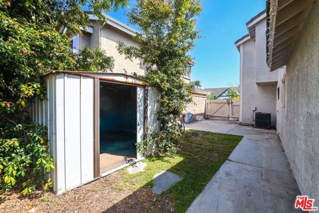 6811 Hitchingpost Circle, Huntington Beach, CA 92648