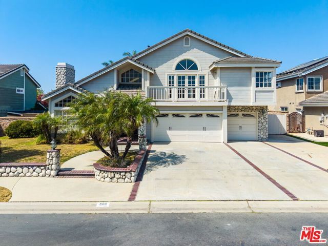 6811 Hitchingpost Circle, Huntington Beach, CA 92648