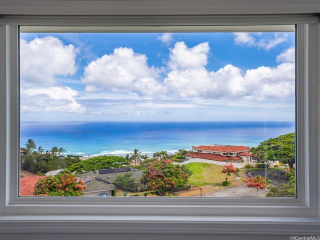 1179 Ikena Circle, Honolulu, HI 96821