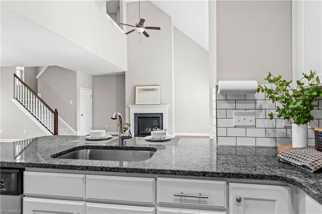 227 Hawks Nest Circle, Clemmons, NC 27012