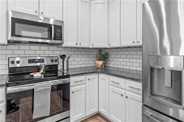 227 Hawks Nest Circle, Clemmons, NC 27012