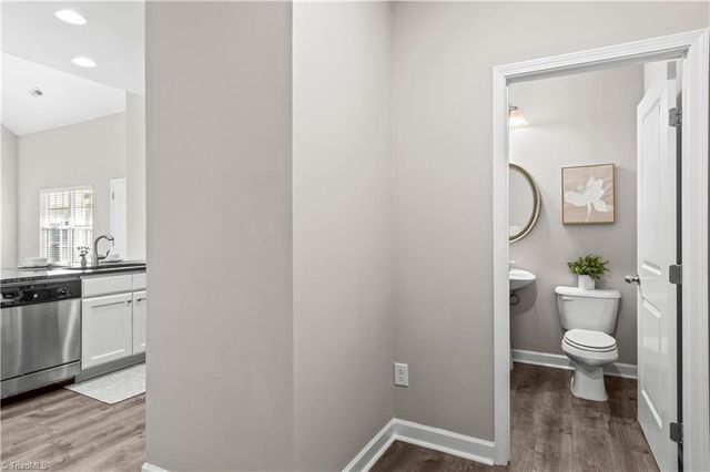 227 Hawks Nest Circle, Clemmons, NC 27012