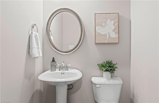 227 Hawks Nest Circle, Clemmons, NC 27012