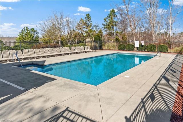 227 Hawks Nest Circle, Clemmons, NC 27012