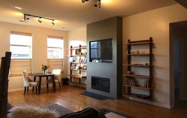 1910 S State Street 211, Chicago, IL 60616