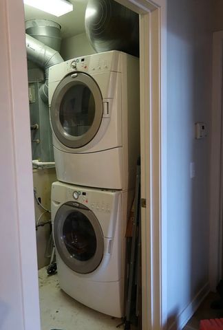 1910 S State Street 211, Chicago, IL 60616