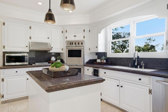 9505 York Road, Monterey, CA 93940