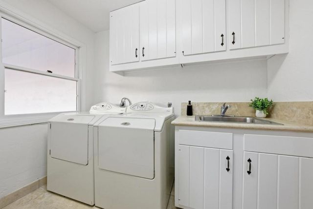 9505 York Road, Monterey, CA 93940