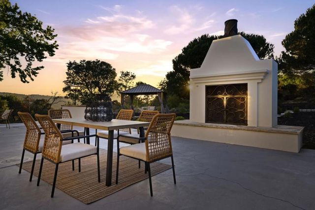 9505 York Road, Monterey, CA 93940