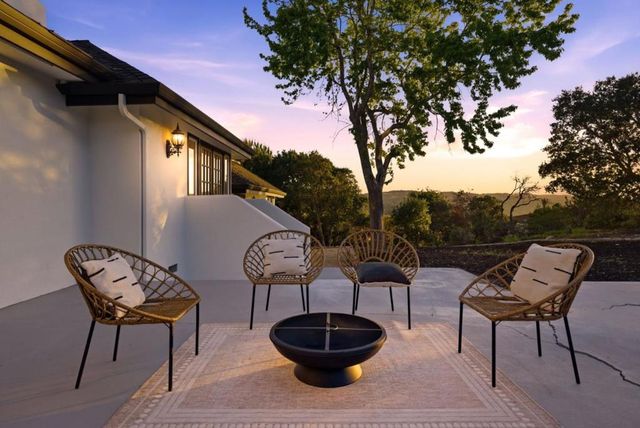 9505 York Road, Monterey, CA 93940