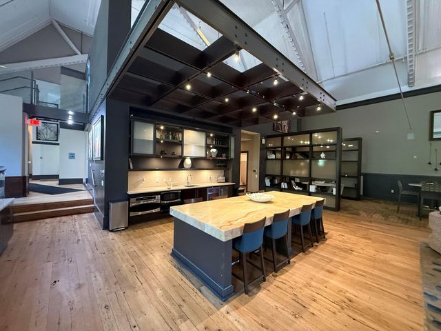 94 N 6th Street, Columbus, OH 43215