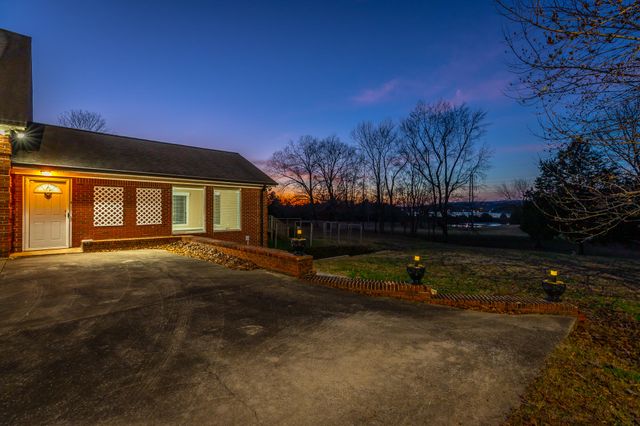 8121 Highway 156, South Pittsburg, TN 37380