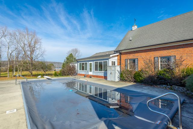 8121 Highway 156, South Pittsburg, TN 37380