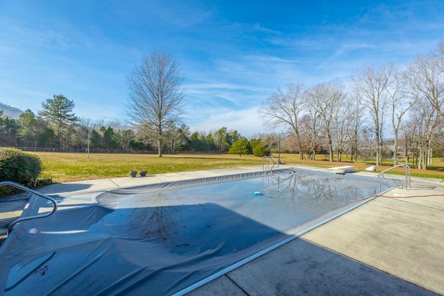 8121 Highway 156, South Pittsburg, TN 37380