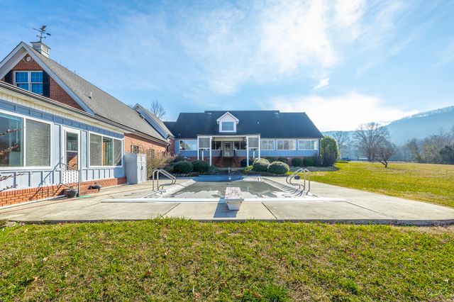 8121 Highway 156, South Pittsburg, TN 37380