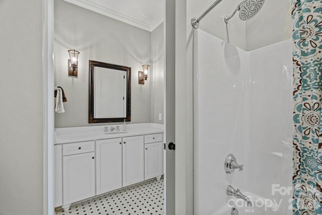 6808 Live Oaks Lane, Waxhaw, NC 28173