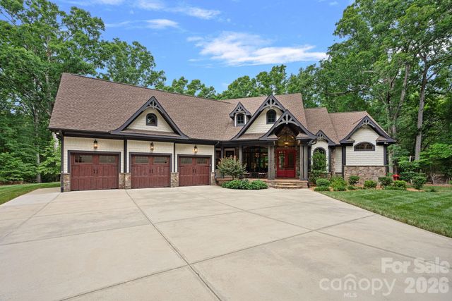 6808 Live Oaks Lane, Waxhaw, NC 28173