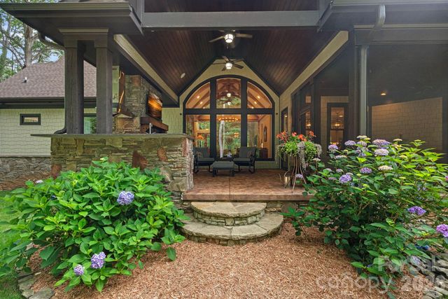 6808 Live Oaks Lane, Waxhaw, NC 28173