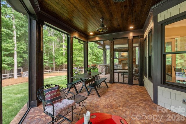 6808 Live Oaks Lane, Waxhaw, NC 28173