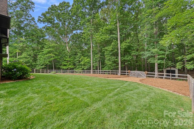 6808 Live Oaks Lane, Waxhaw, NC 28173