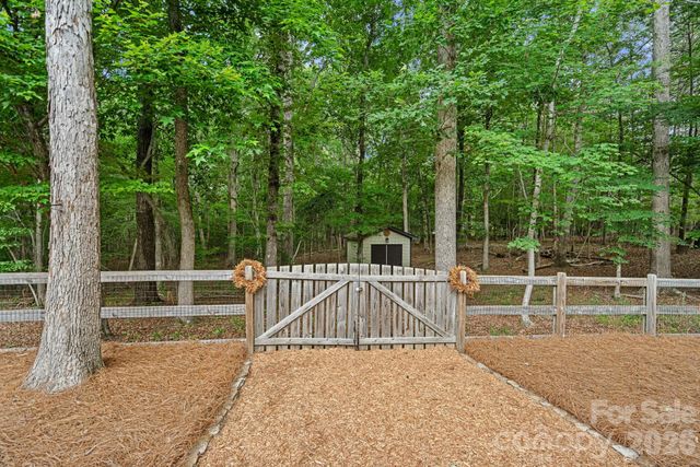 6808 Live Oaks Lane, Waxhaw, NC 28173