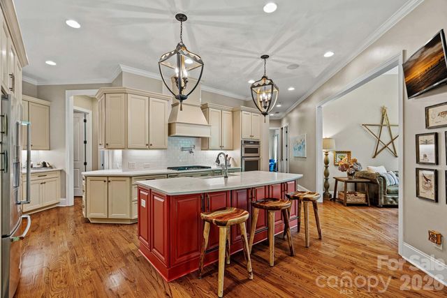 6808 Live Oaks Lane, Waxhaw, NC 28173