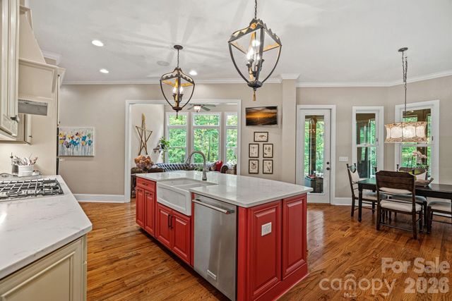 6808 Live Oaks Lane, Waxhaw, NC 28173