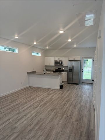 1021 States Avenue, Bentonville, AR 72713