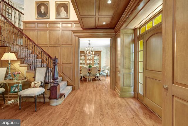 801 OLDE GEORGETOWN CT, Great Falls, VA 22066
