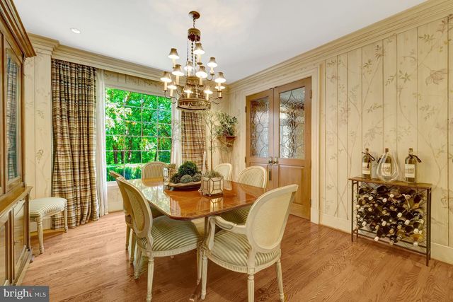 801 OLDE GEORGETOWN CT, Great Falls, VA 22066