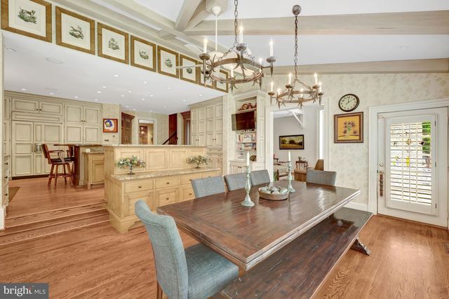 801 OLDE GEORGETOWN CT, Great Falls, VA 22066