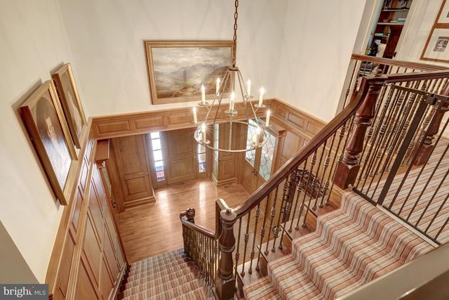 801 OLDE GEORGETOWN CT, Great Falls, VA 22066