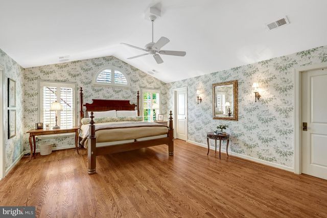 801 OLDE GEORGETOWN CT, Great Falls, VA 22066