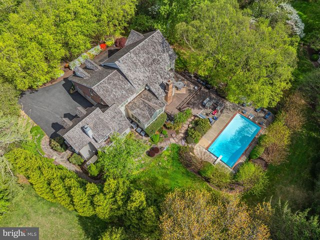 801 OLDE GEORGETOWN CT, Great Falls, VA 22066