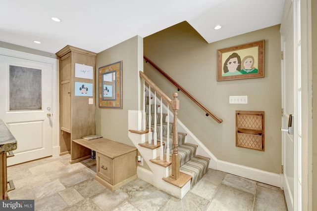 801 OLDE GEORGETOWN CT, Great Falls, VA 22066