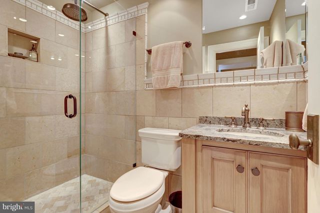 801 OLDE GEORGETOWN CT, Great Falls, VA 22066