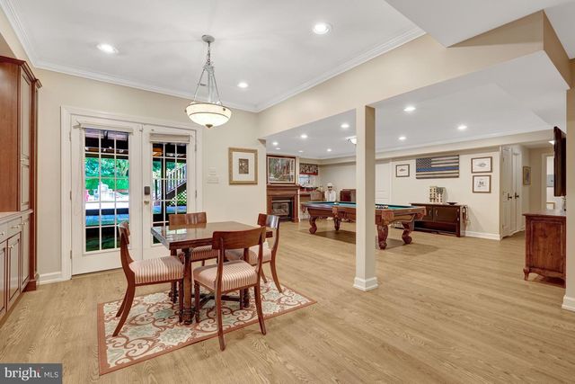 801 OLDE GEORGETOWN CT, Great Falls, VA 22066