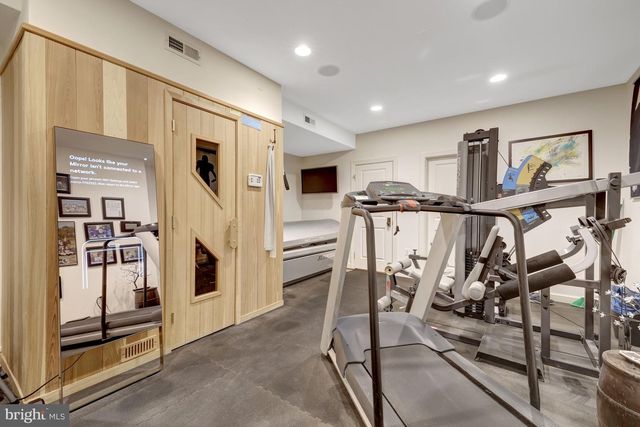 801 OLDE GEORGETOWN CT, Great Falls, VA 22066