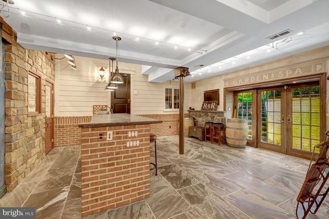 801 OLDE GEORGETOWN CT, Great Falls, VA 22066