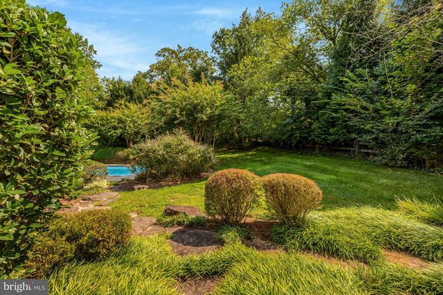 801 OLDE GEORGETOWN CT, Great Falls, VA 22066